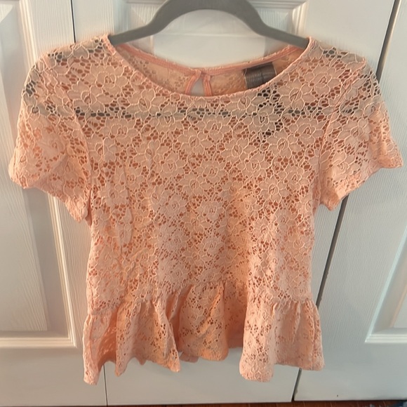 Moon Collection Tops - Size small blush lace peplum top